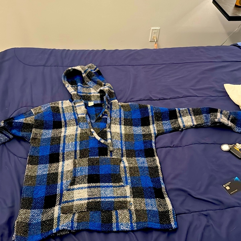 Hooded v neck fleece